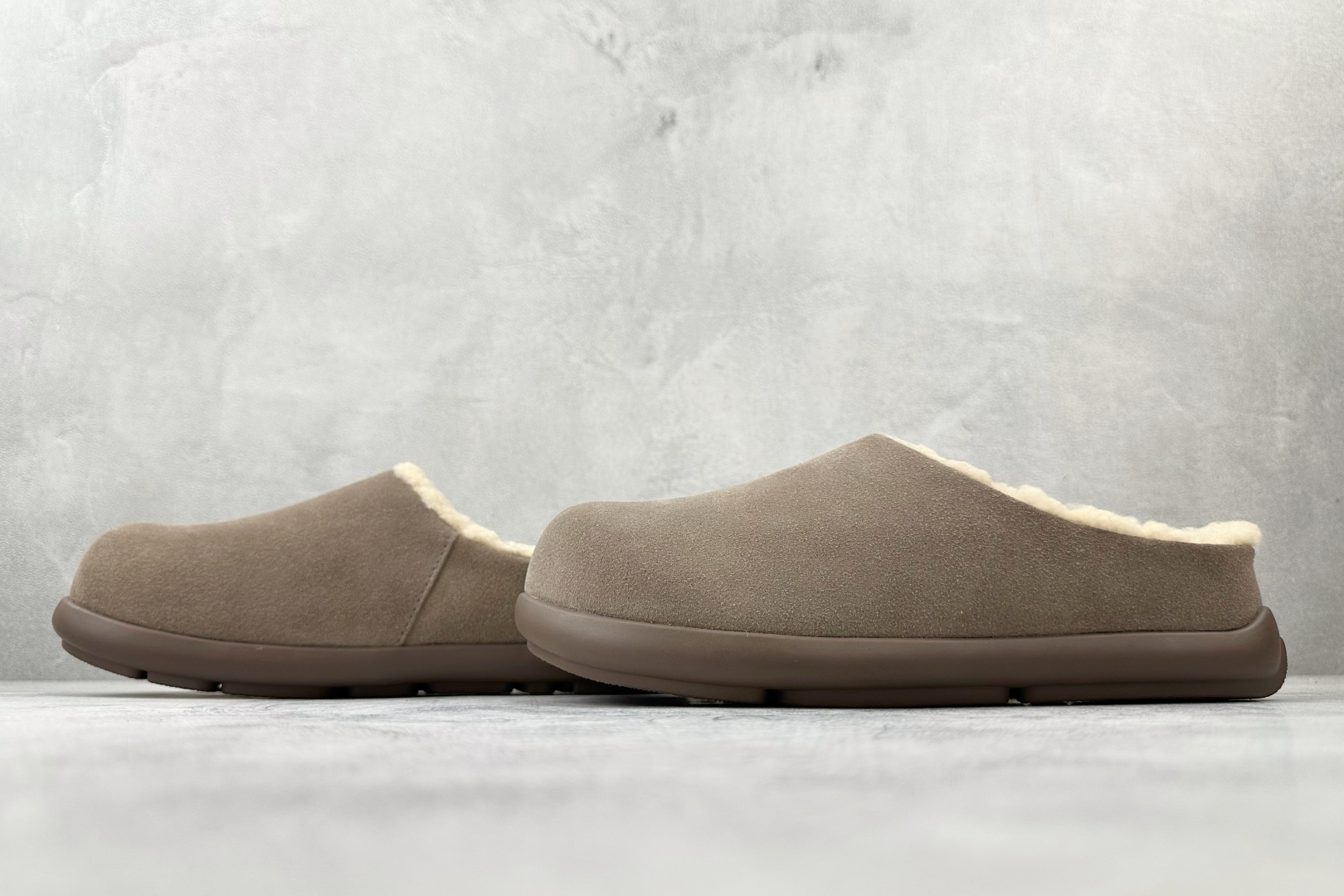 240 UGG W EVERSHEEPSKINS 浅咖灰色 1057780 JGL