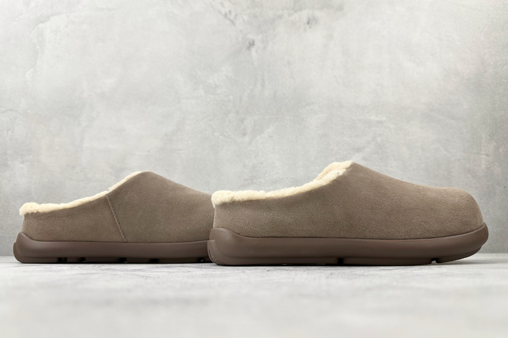 240 UGG W EVERSHEEPSKINS 浅咖灰色 1057780 JGL