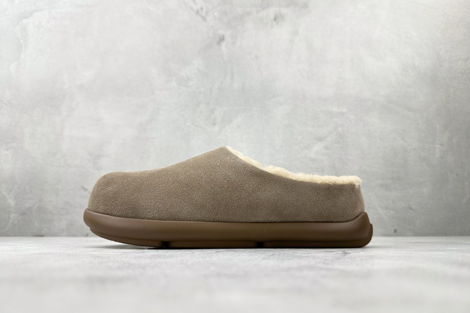 240 UGG W EVERSHEEPSKINS 羚羊棕色 1057780 ALP