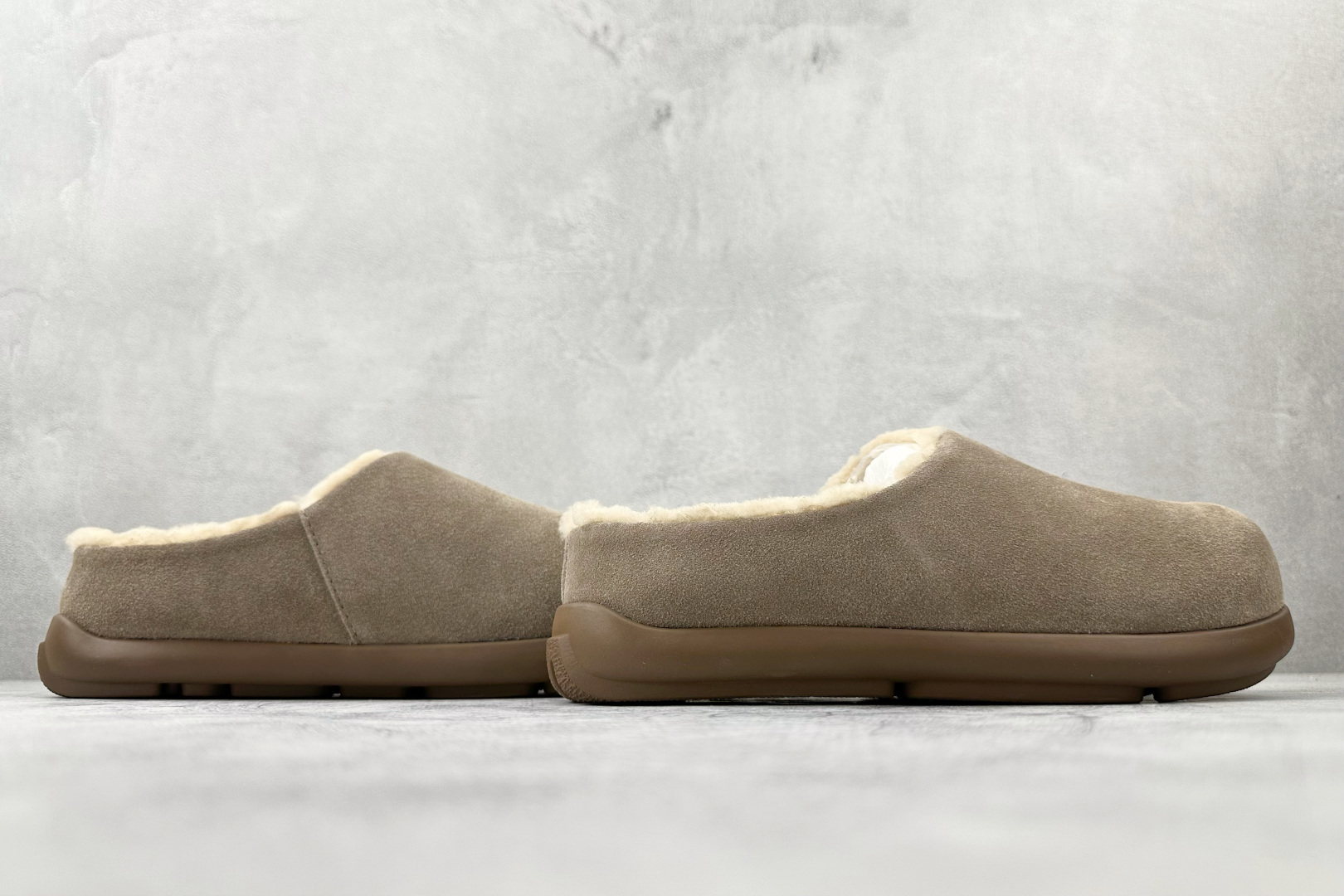 240 UGG W EVERSHEEPSKINS 羚羊棕色 1057780 ALP