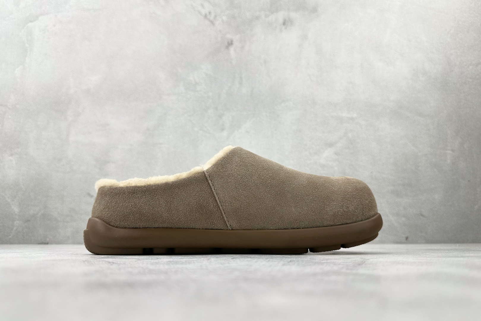 240 UGG W EVERSHEEPSKINS 羚羊棕色 1057780 ALP