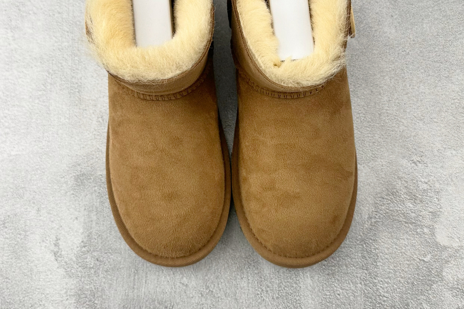 230 UGG Bailey Mini Bailey Button II Boot 栗色 1016422 CHE