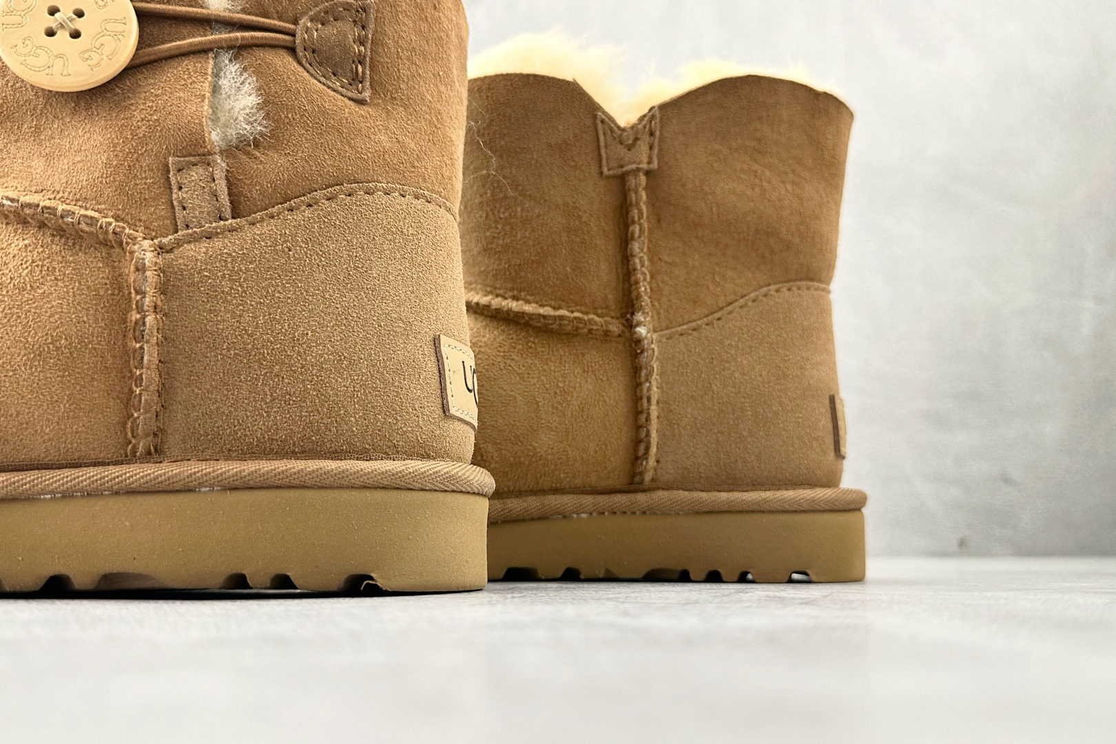 230 UGG Bailey Mini Bailey Button II Boot 栗色 1016422 CHE