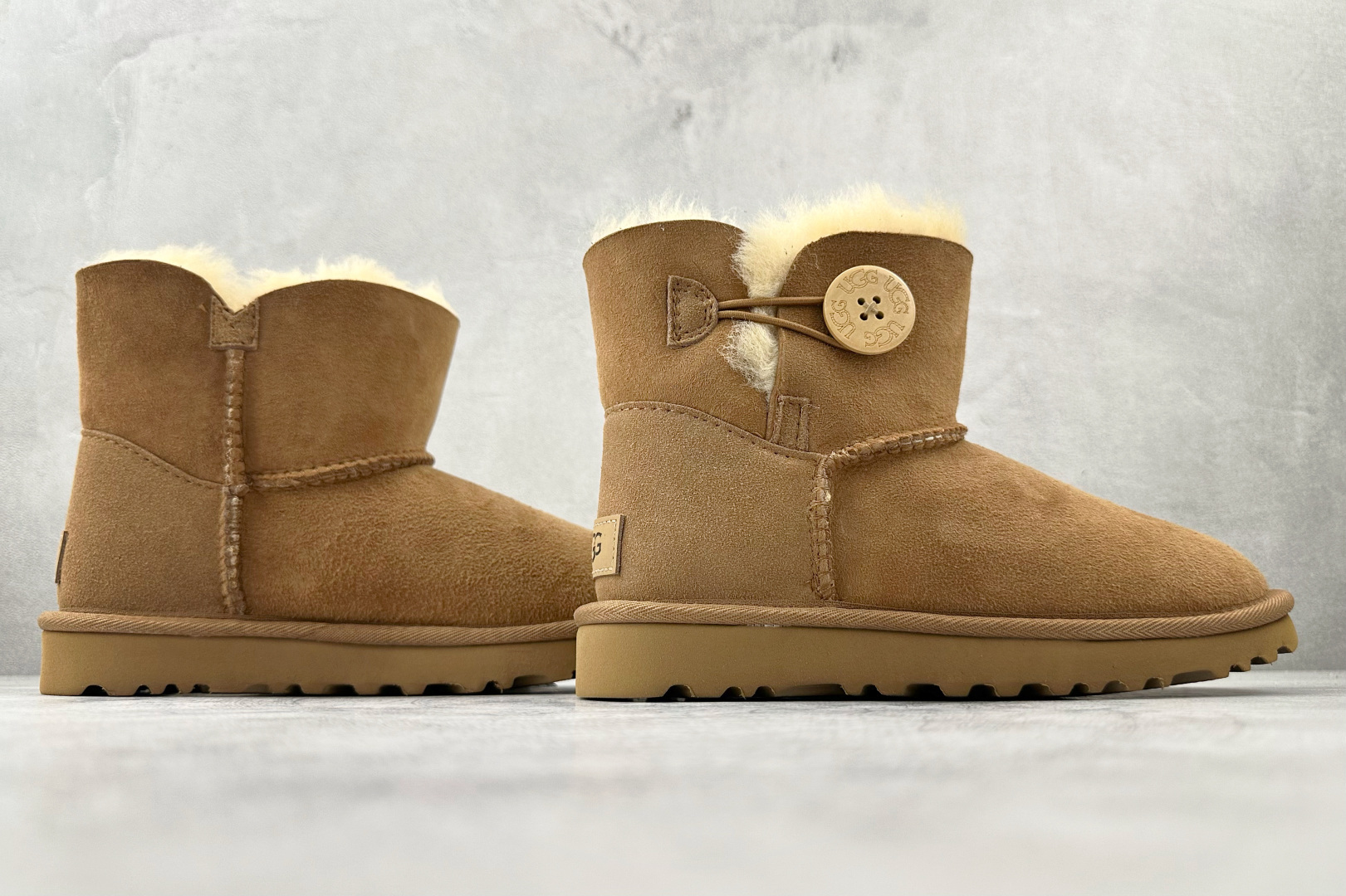 230 UGG Bailey Mini Bailey Button II Boot 栗色 1016422 CHE