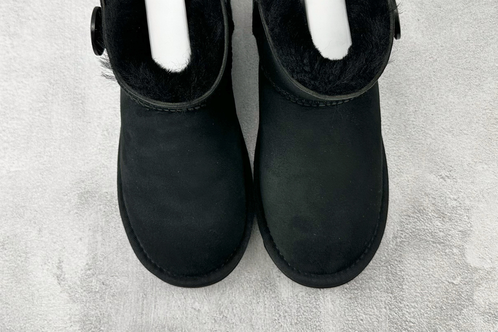 230 UGG Bailey Mini Bailey Button II Boot 黑色 1016422 BLK