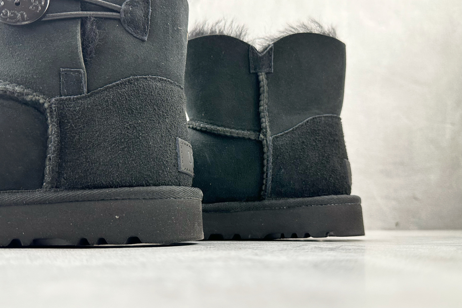 230 UGG Bailey Mini Bailey Button II Boot 黑色 1016422 BLK