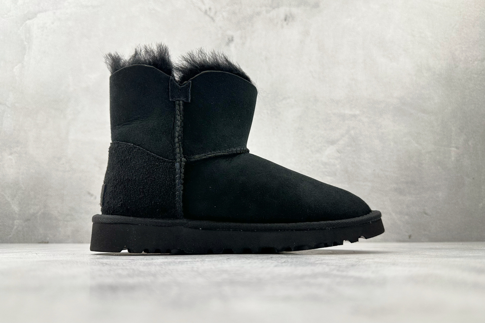 230 UGG Bailey Mini Bailey Button II Boot 黑色 1016422 BLK