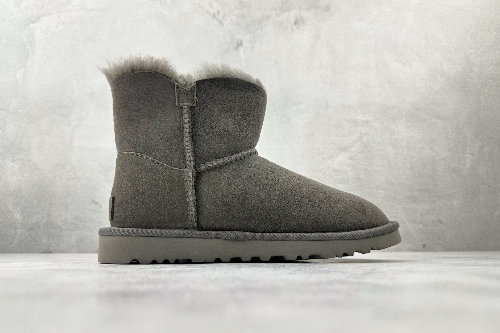 UGG Bailey Mini Bailey Button II Boot 灰色 1016422 GREY