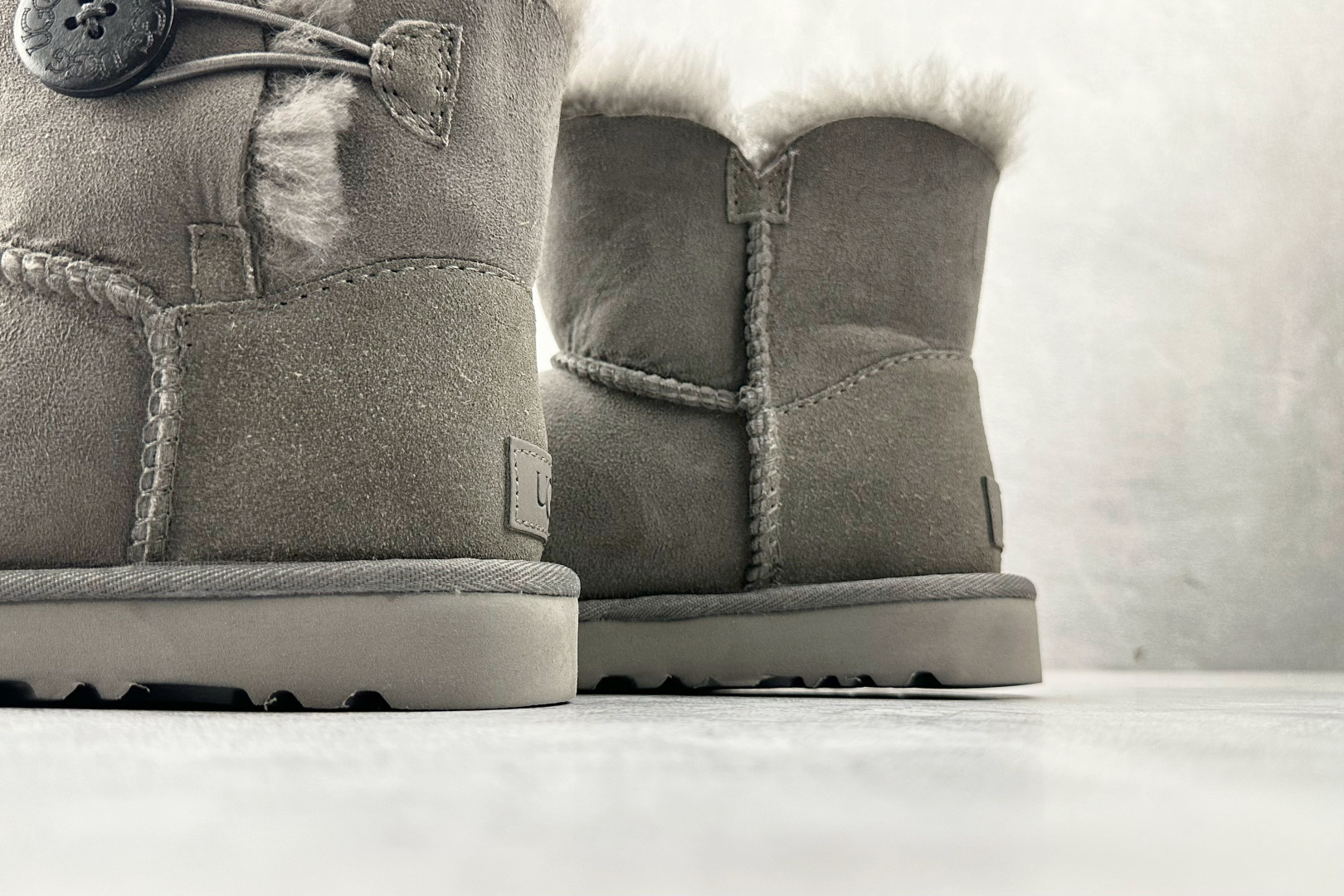 UGG Bailey Mini Bailey Button II Boot 灰色 1016422 GREY