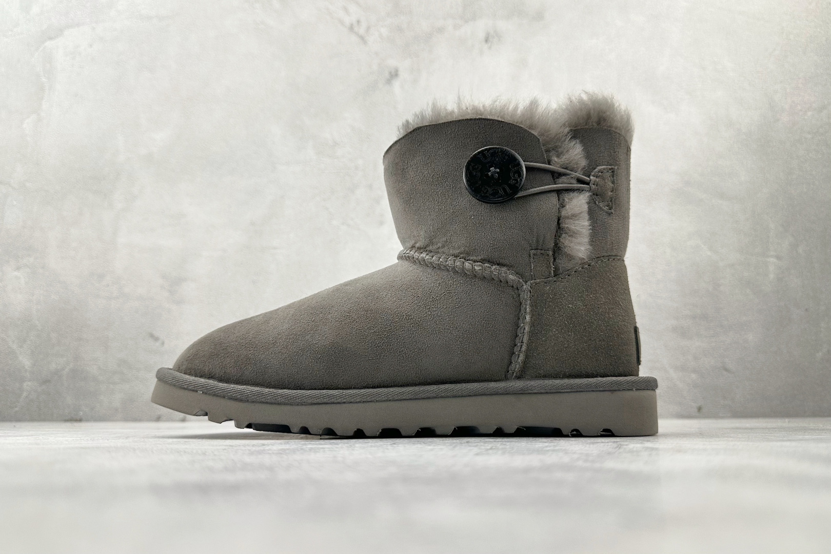 UGG Bailey Mini Bailey Button II Boot 灰色 1016422 GREY