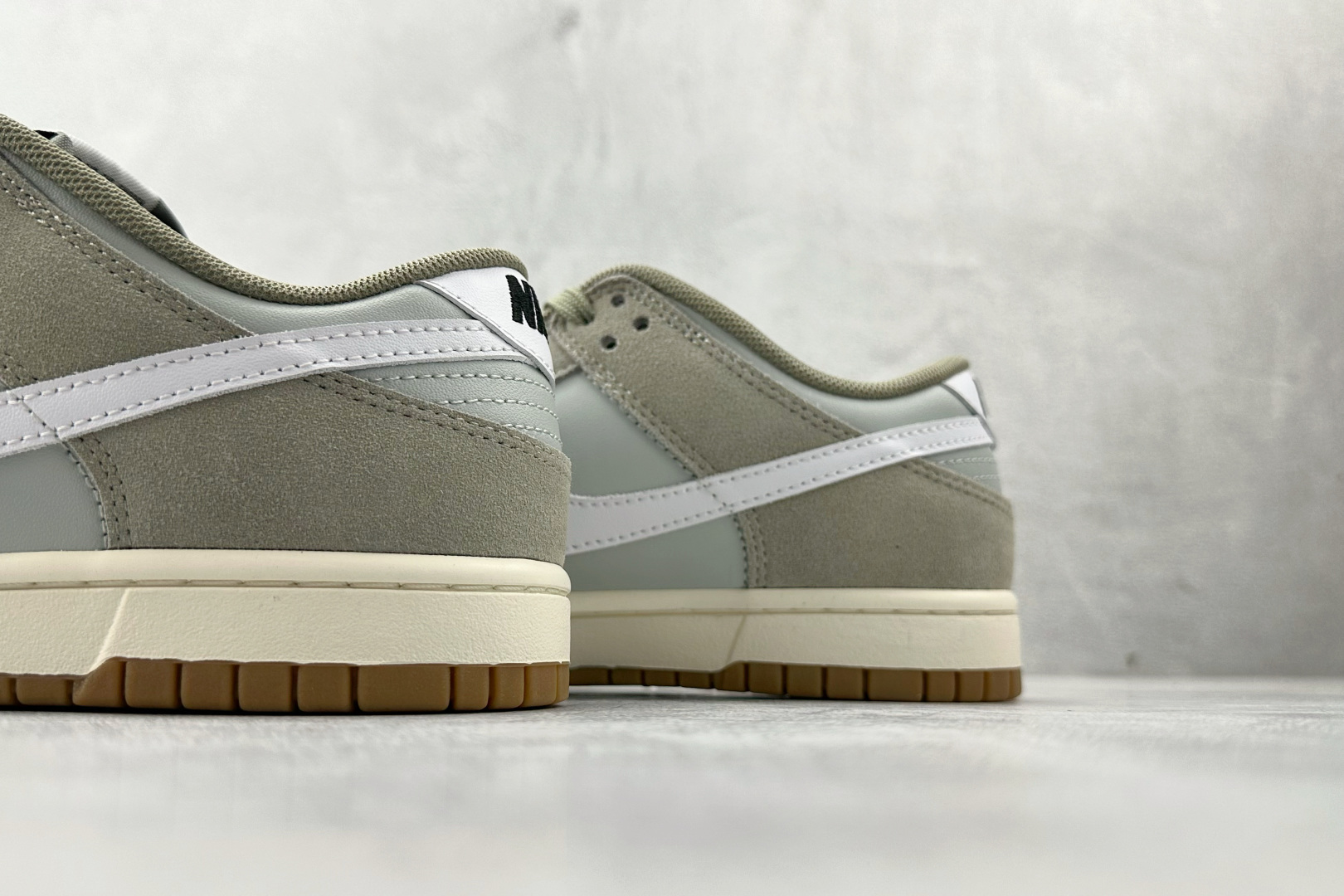 220 Nike Dunk Low 灰绿 IB6399-002