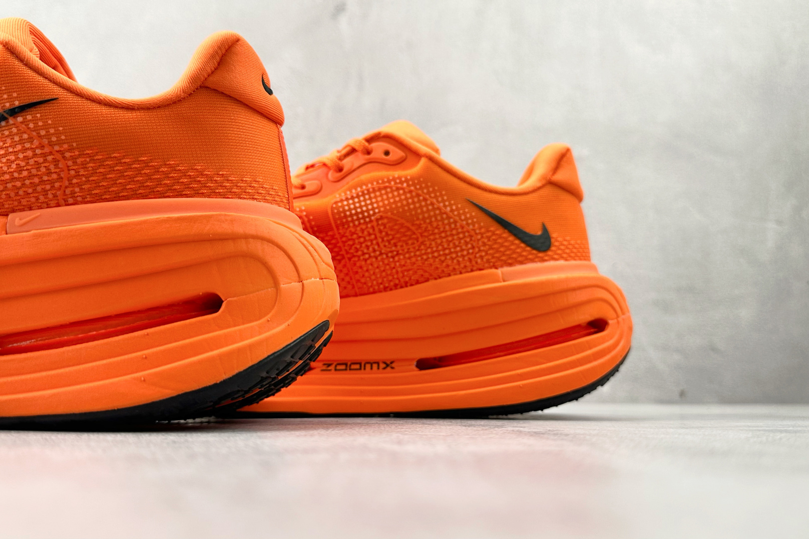 220 Nike Vomero Vomero Premium 橙色 HQ2050-660