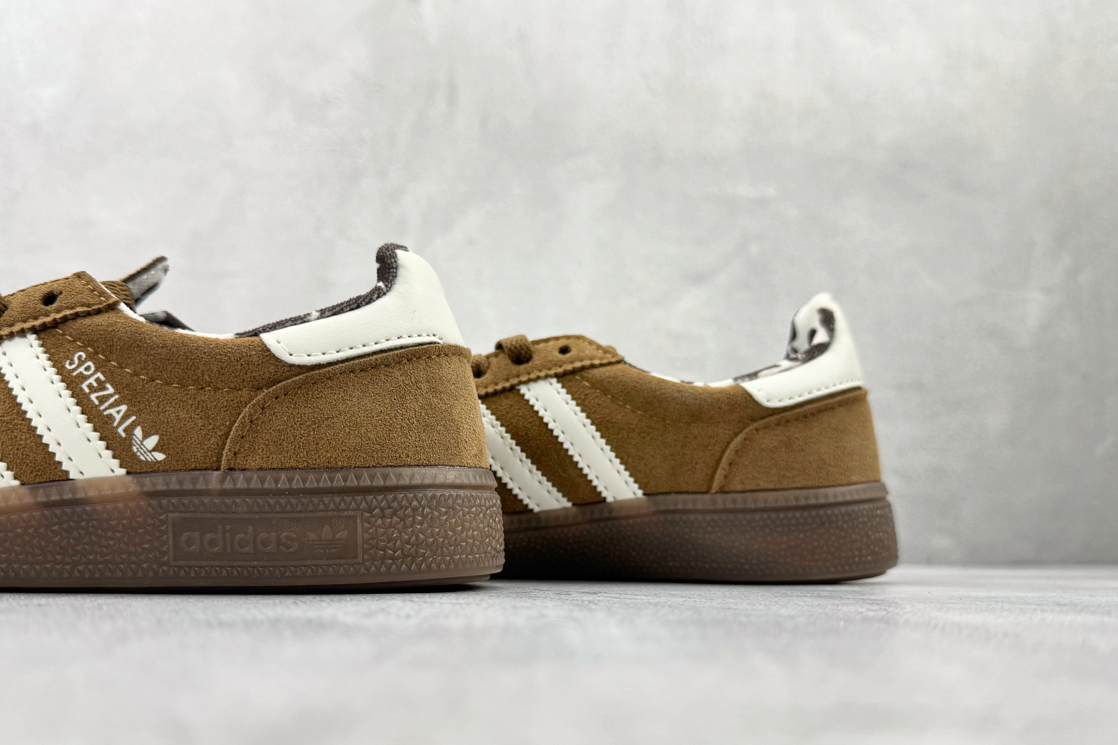 160 出口订单 adidas originals HANDBALL SPEZIAL白棕 JR5007