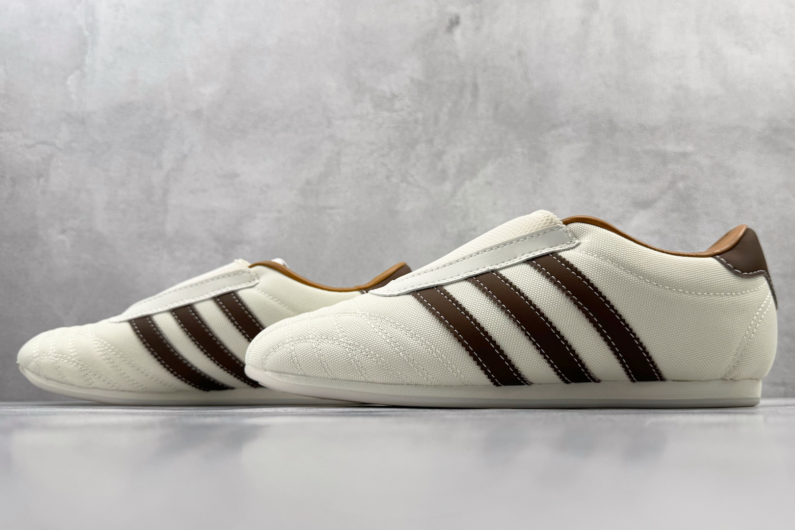 160 出口订单 KITH x adidas TAEKWONDO 白棕 JR7036