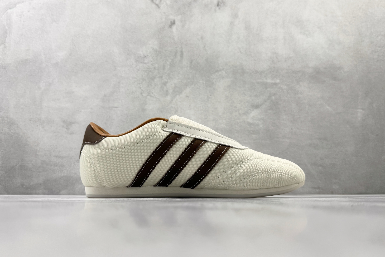 160 出口订单 KITH x adidas TAEKWONDO 白棕 JR7036