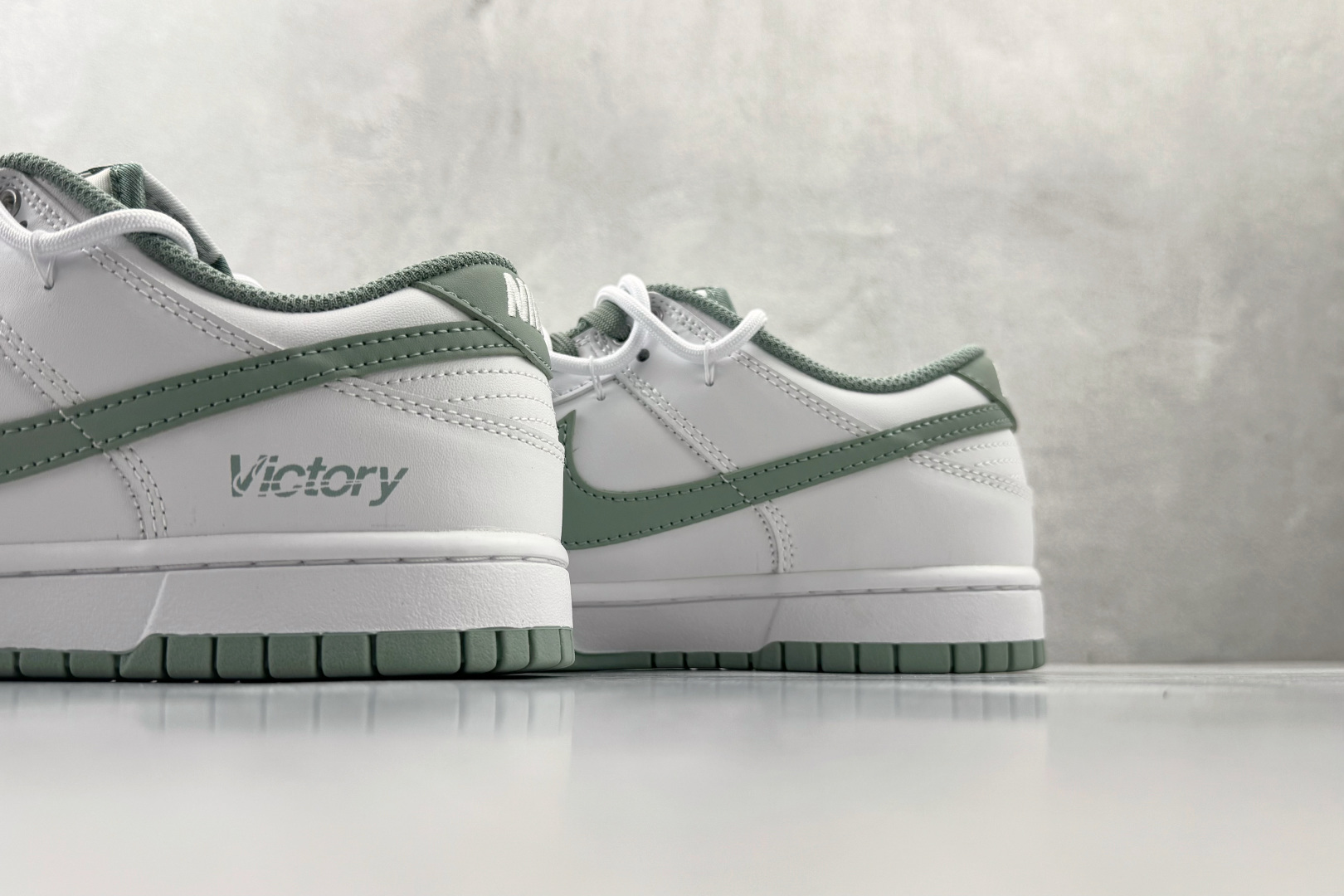 YC 双十一特价双十一特价【定制球鞋】Nike Dunk 雾绿货号：WG0528 102尺码：40 40