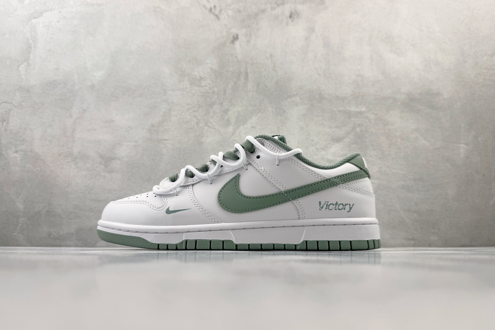 YC 双十一特价双十一特价【定制球鞋】Nike Dunk 雾绿货号：WG0528 102尺码：40 40