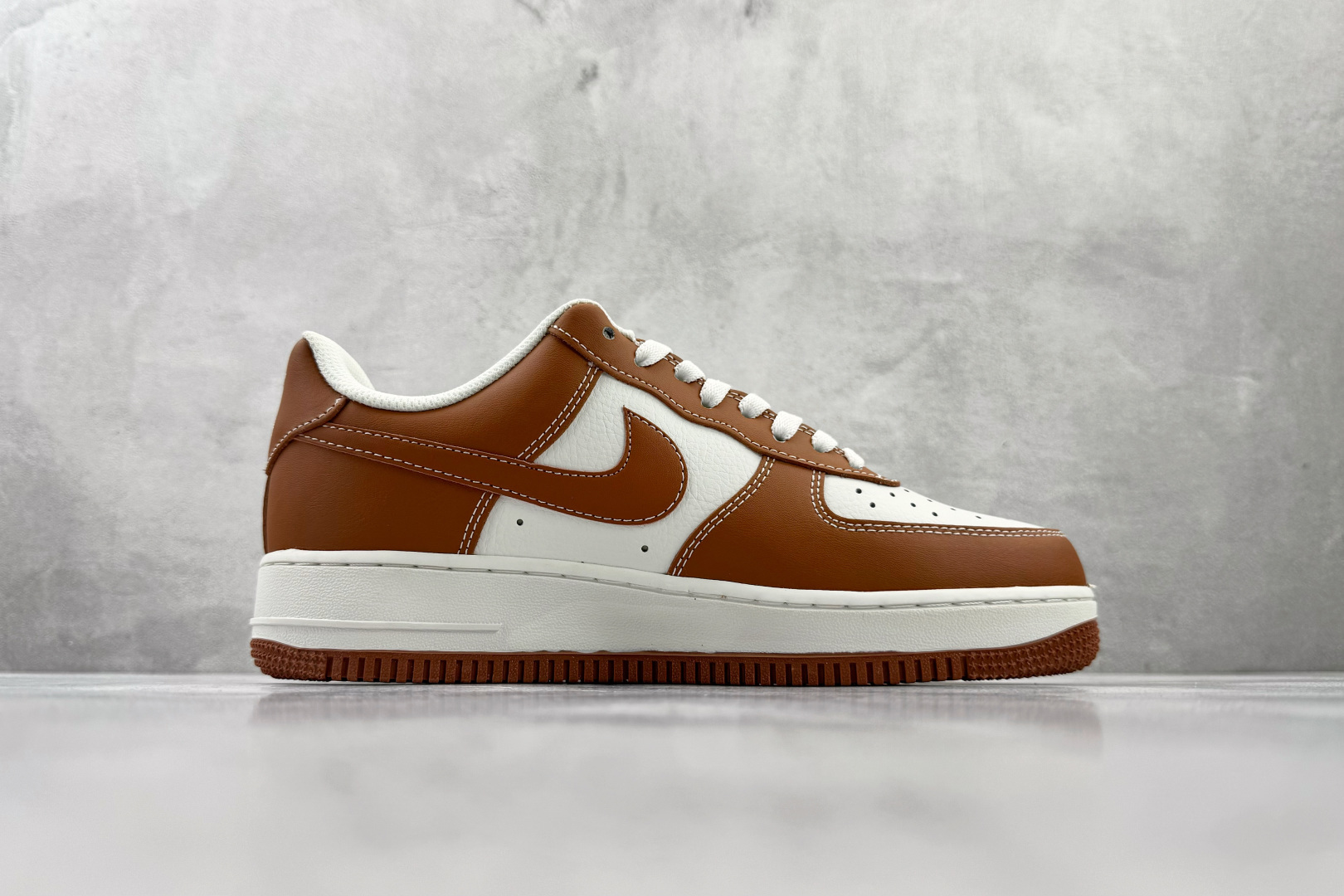 260 Nike Air Force 1 07 labubu 联名 棕白 KJ5188-003