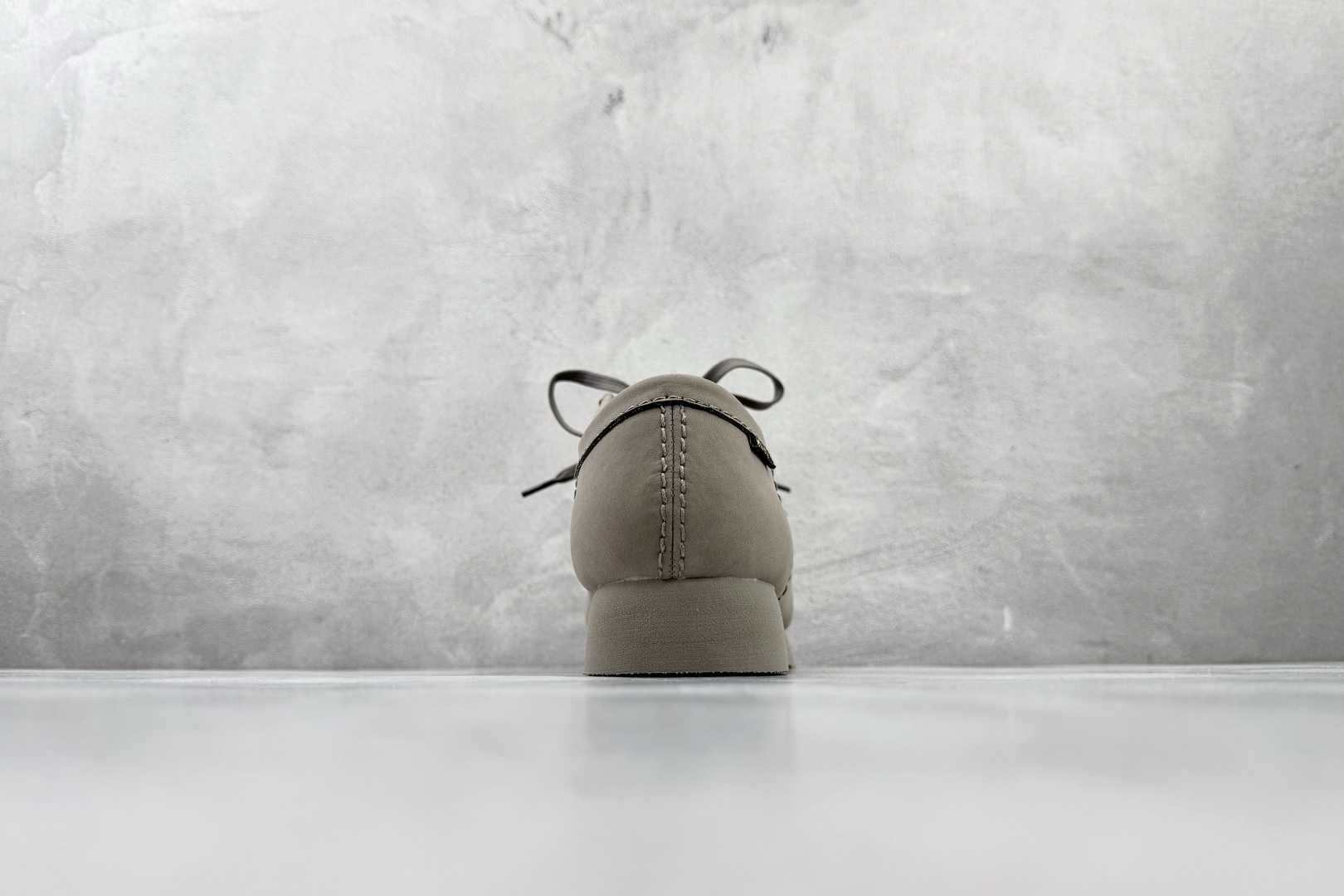 RO Clarks其乐Originals WallabeeGTX 灰色货号：尺码：36 36.5 37.