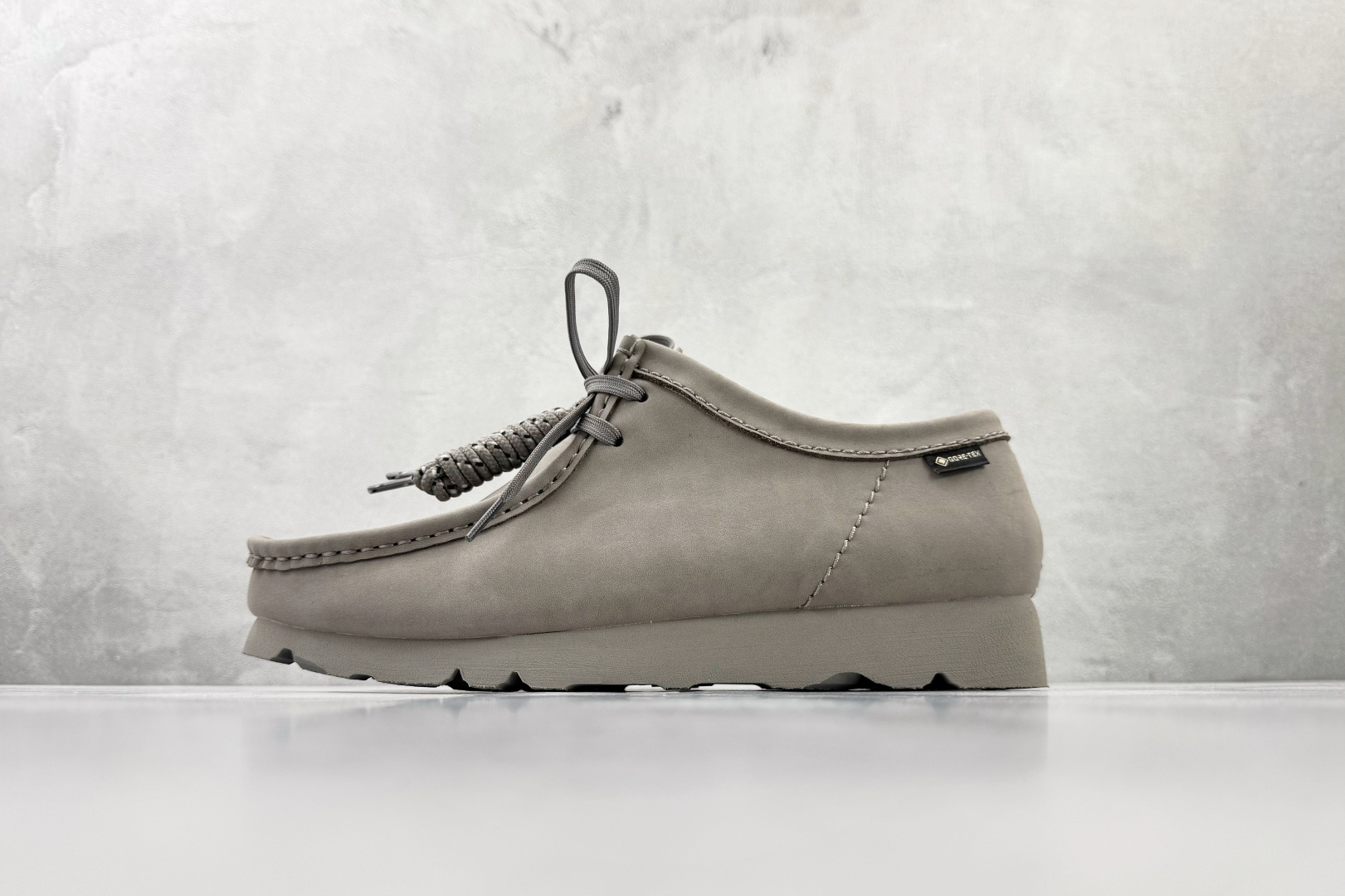RO Clarks其乐Originals WallabeeGTX 灰色货号：尺码：36 36.5 37.