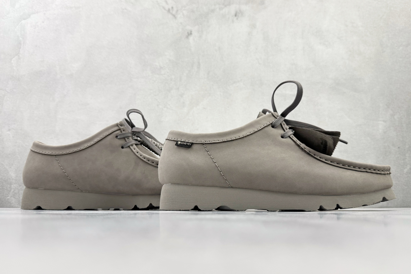 RO Clarks其乐Originals WallabeeGTX 灰色货号：尺码：36 36.5 37.