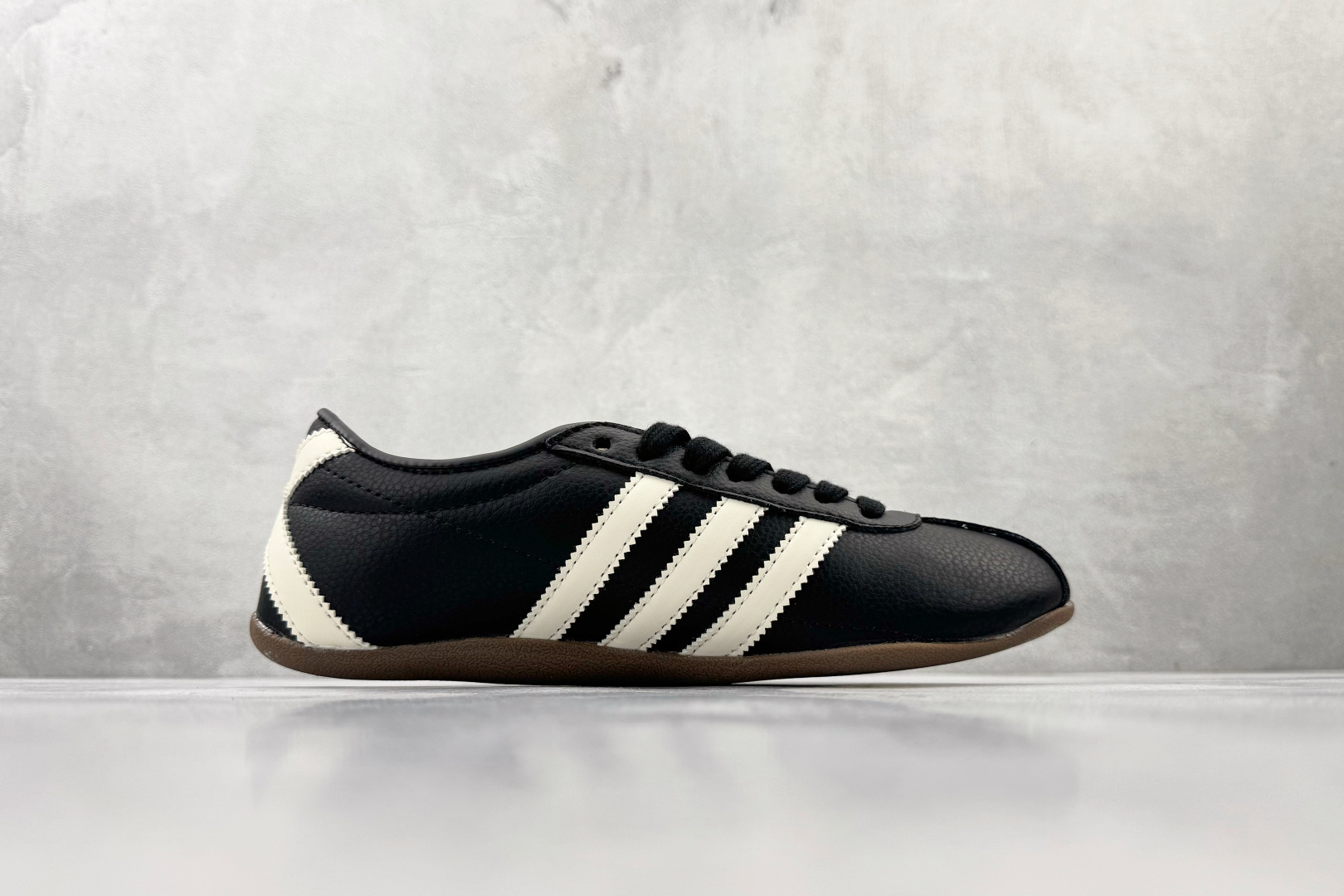 170 出口订单 adidas originals TOKYO 黑色 JQ0598