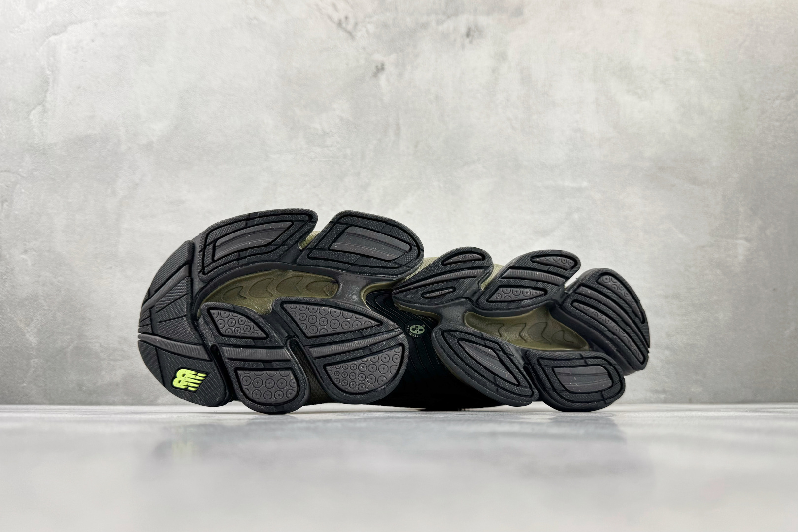 C版大厂出品 New Balance ABZORB 2000 绿黑色 U20006E1