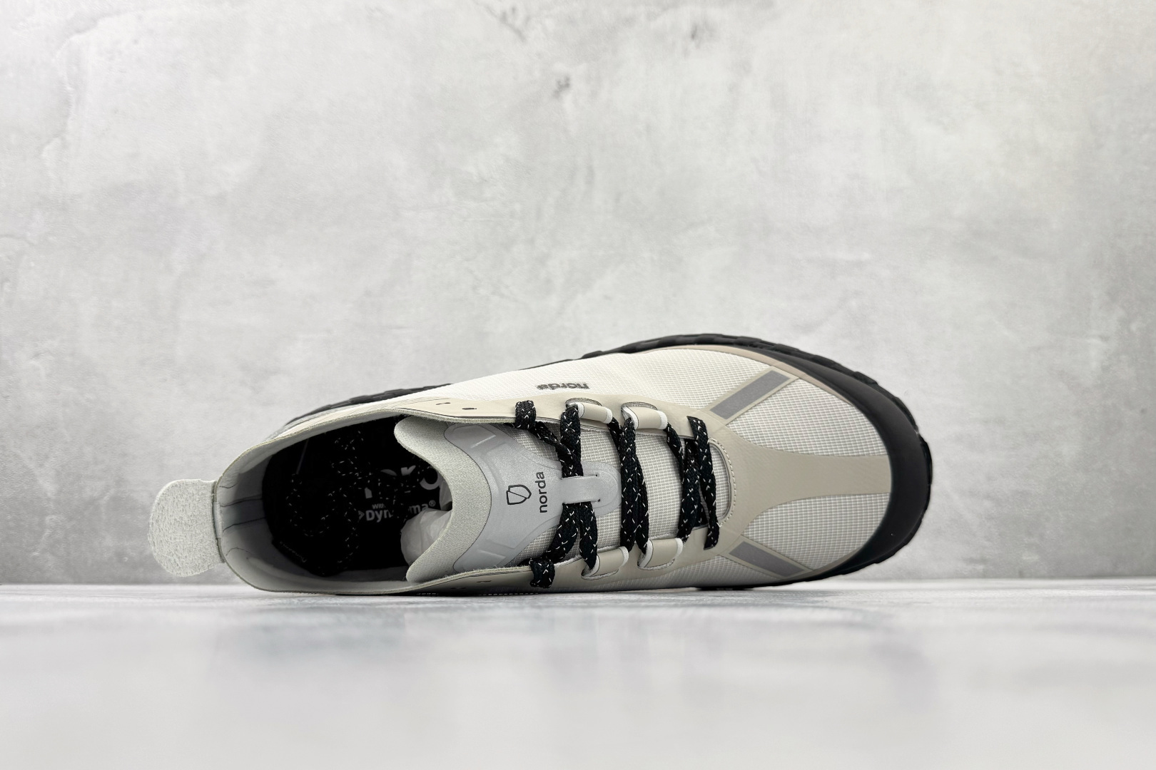 240 NORDA 001白灰橙 TFO001MCDR