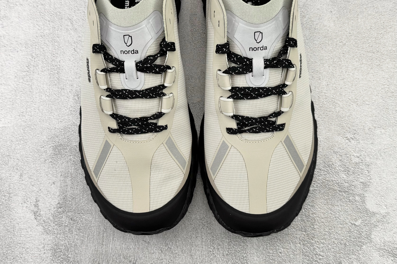 240 NORDA 001白灰橙 TFO001MCDR