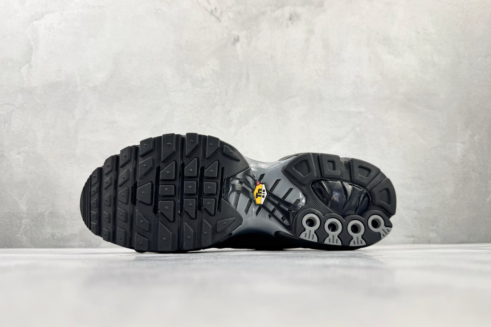 Max PSG x Nike Air Max Plus 黑灰色货号：IB2253-001尺码：36 36