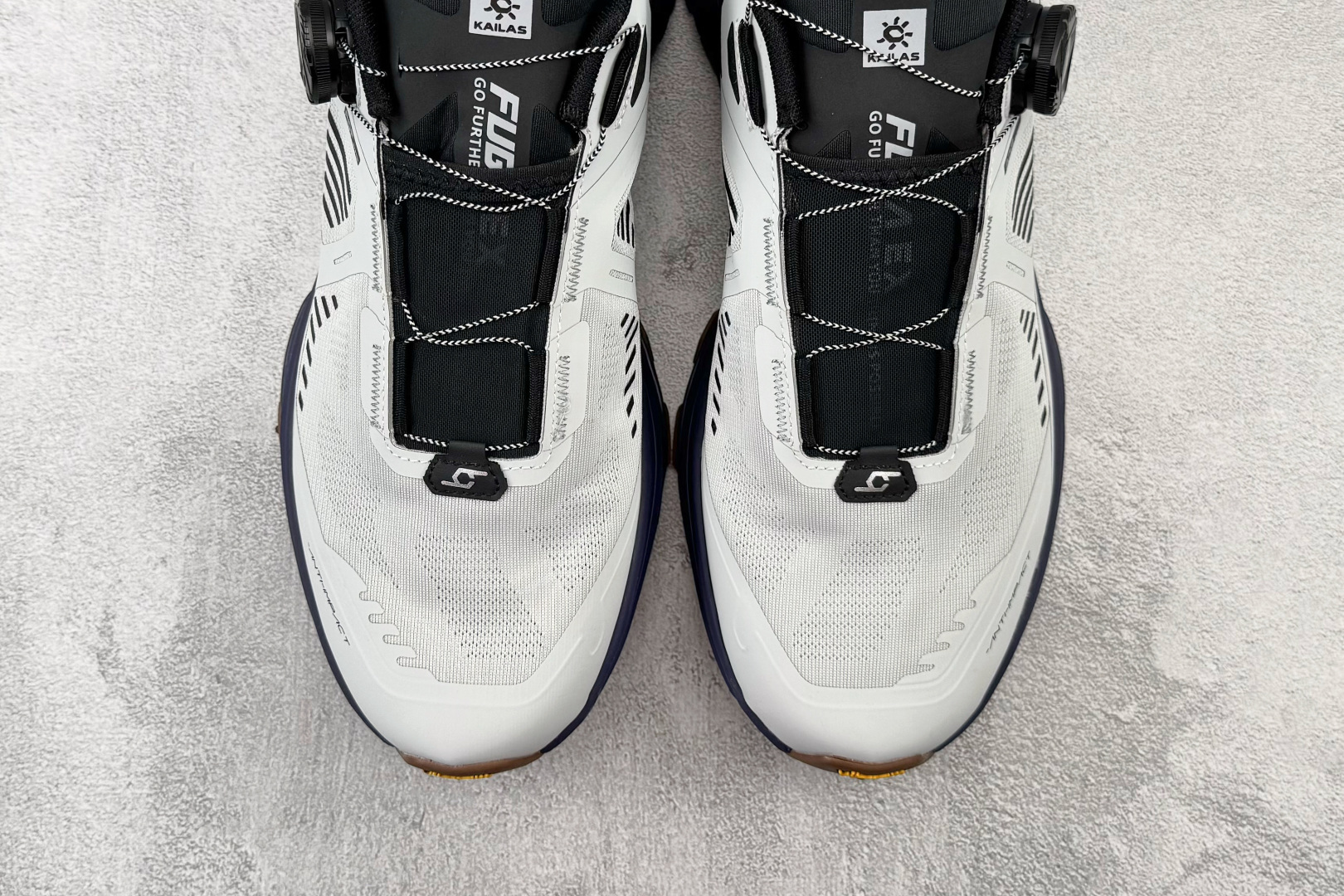 广版 凯乐石 KAILAS FUGA EX3 BOA 浅银灰货号：KSA尺码：36 36.5 37.5 