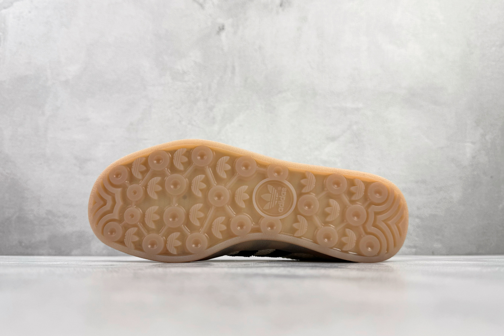 180 adidas originals GAZELLE INDOOR 白色 JQ7083-Chinese UA Cheap High Quatity Brand Clothes Bags handbags Sneakers wholesale wholesaler seller from China Factory suppliers Fashion Clothing Shoes best Quality Beautiful Price 180 adidas originals GAZELLE INDOOR 白色 JQ7083