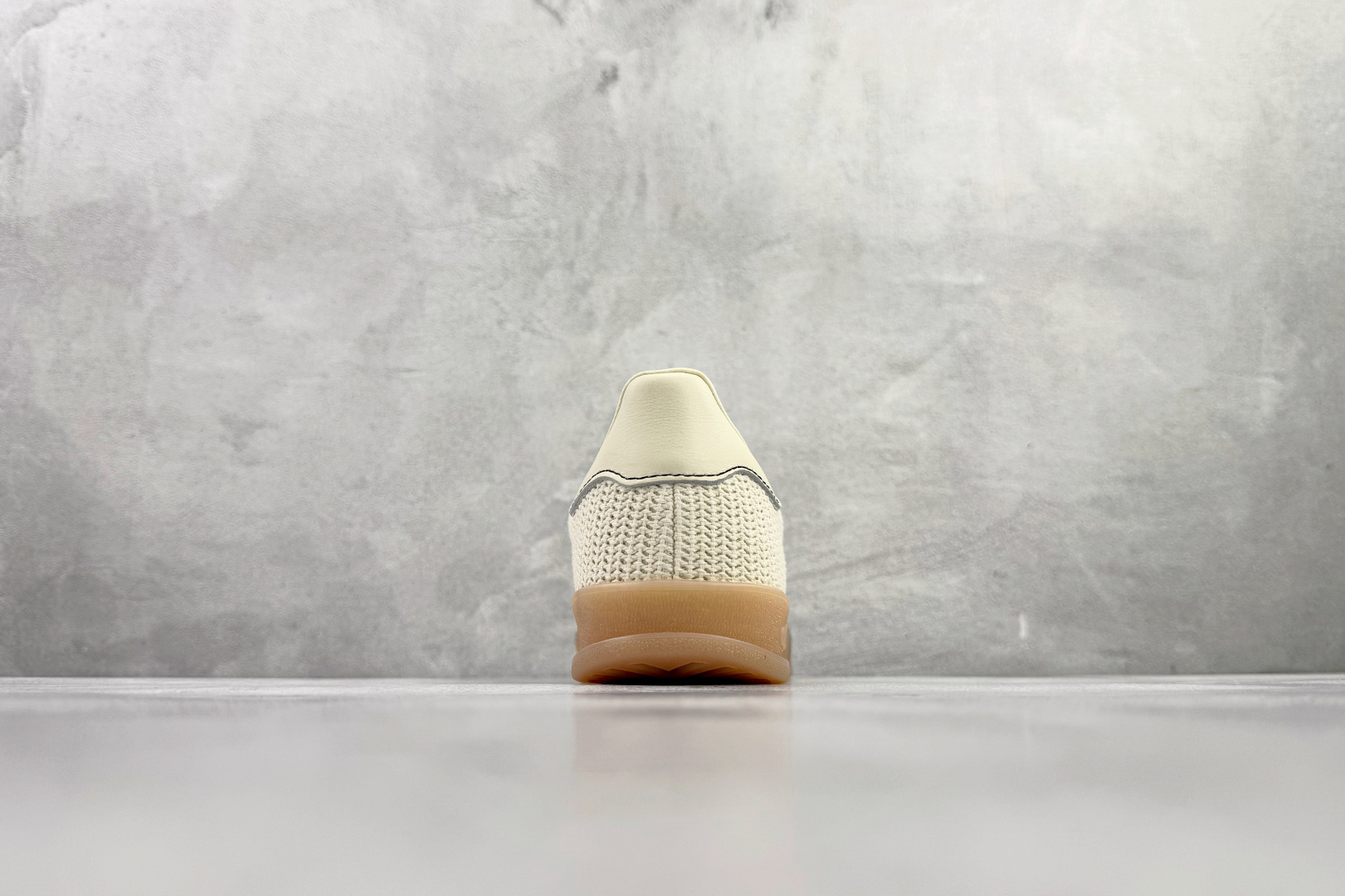 180 adidas originals GAZELLE INDOOR 白色 JQ7083-Chinese UA Cheap High Quatity Brand Clothes Bags handbags Sneakers wholesale wholesaler seller from China Factory suppliers Fashion Clothing Shoes best Quality Beautiful Price 180 adidas originals GAZELLE INDOOR 白色 JQ7083