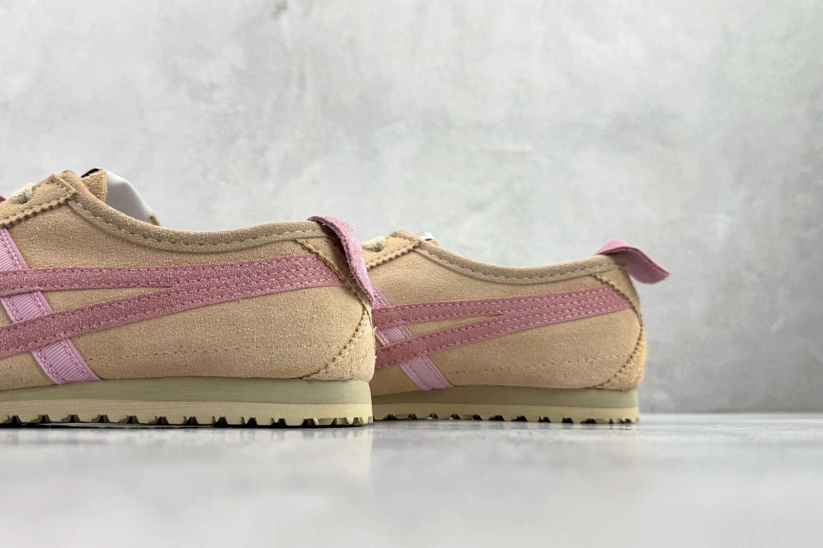 150 Patou x Onitsuka Tiger鬼塚虎 MEXICO 66棕粉 1183C380-200-Chinese UA Cheap High Quatity Brand Clothes Bags handbags Sneakers wholesale wholesaler seller from China Factory suppliers Fashion Clothing Shoes best Quality Beautiful Price 150 Patou x Onitsuka Tiger鬼塚虎 MEXICO 66棕粉 1183C380-200
