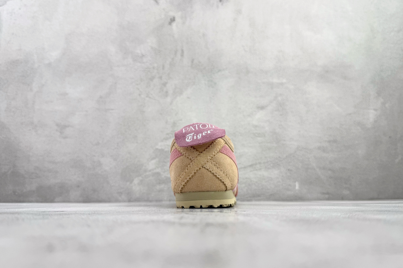 150 Patou x Onitsuka Tiger鬼塚虎 MEXICO 66棕粉 1183C380-200-Chinese UA Cheap High Quatity Brand Clothes Bags handbags Sneakers wholesale wholesaler seller from China Factory suppliers Fashion Clothing Shoes best Quality Beautiful Price 150 Patou x Onitsuka Tiger鬼塚虎 MEXICO 66棕粉 1183C380-200