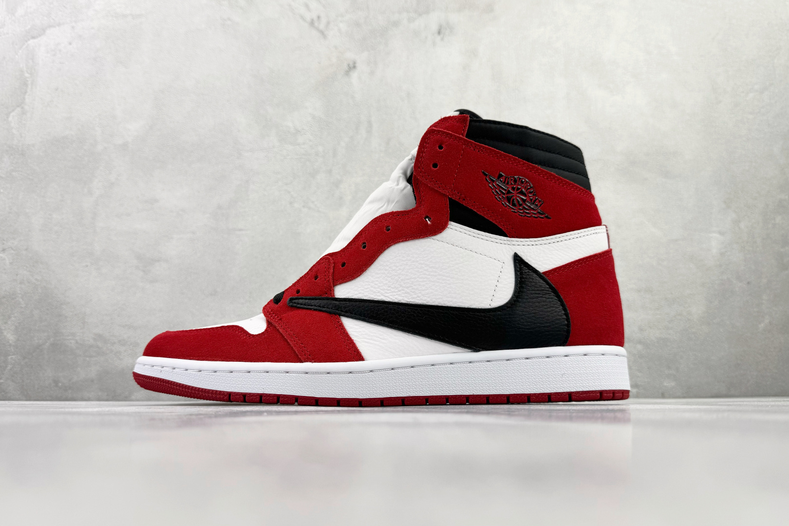 LJR Travis Scott x Jordan Air Jordan 1 倒钩 红白黑货号：DH32