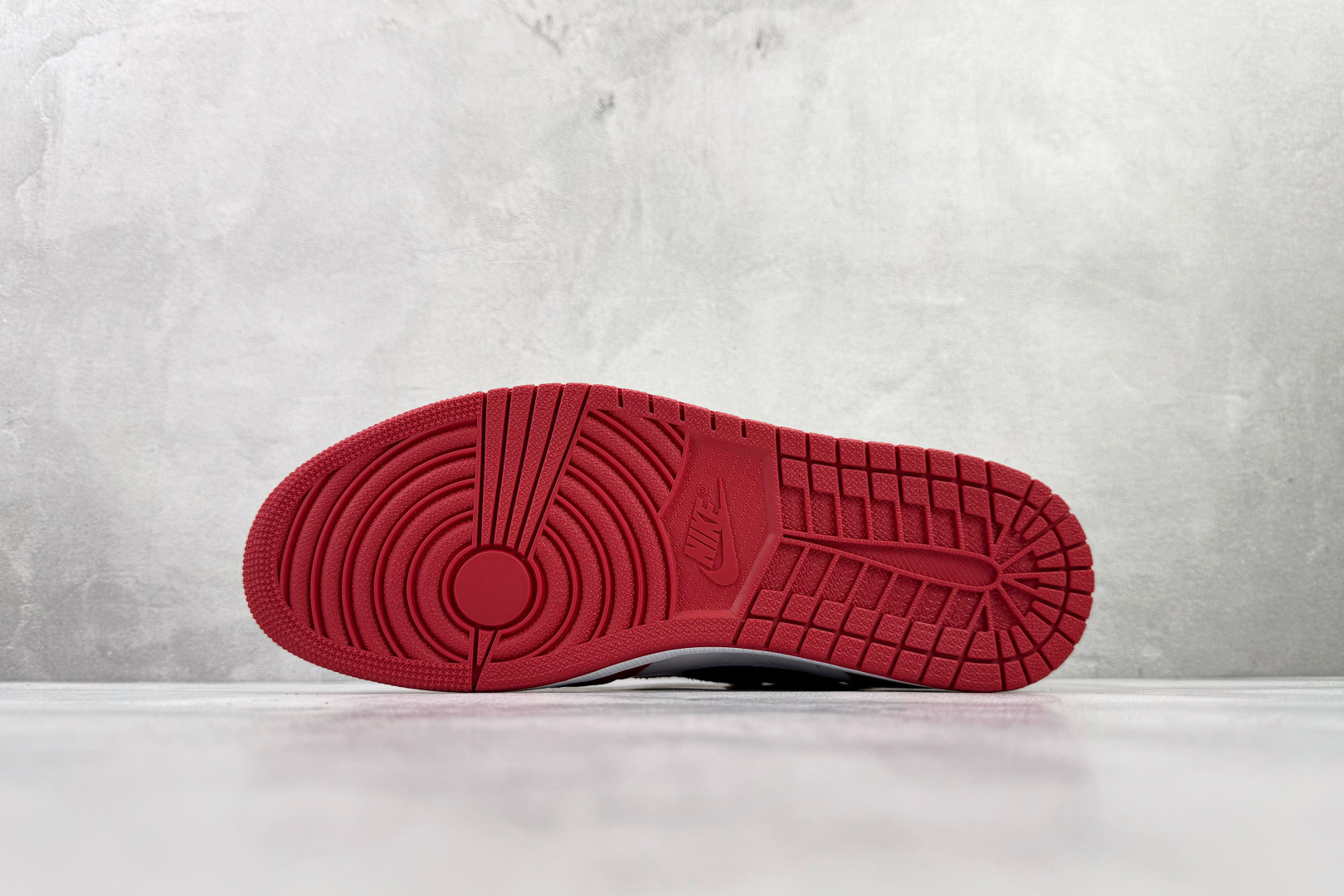 LJR Travis Scott x Jordan Air Jordan 1 倒钩 红白黑货号:DH32