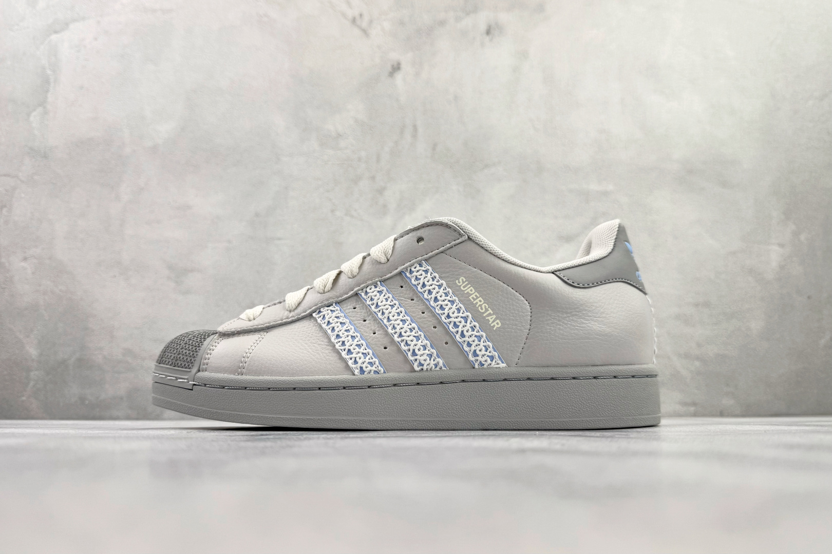 XP 本地平台专供 adidas originals Superstar 2 灰色货号：JQ8729尺码