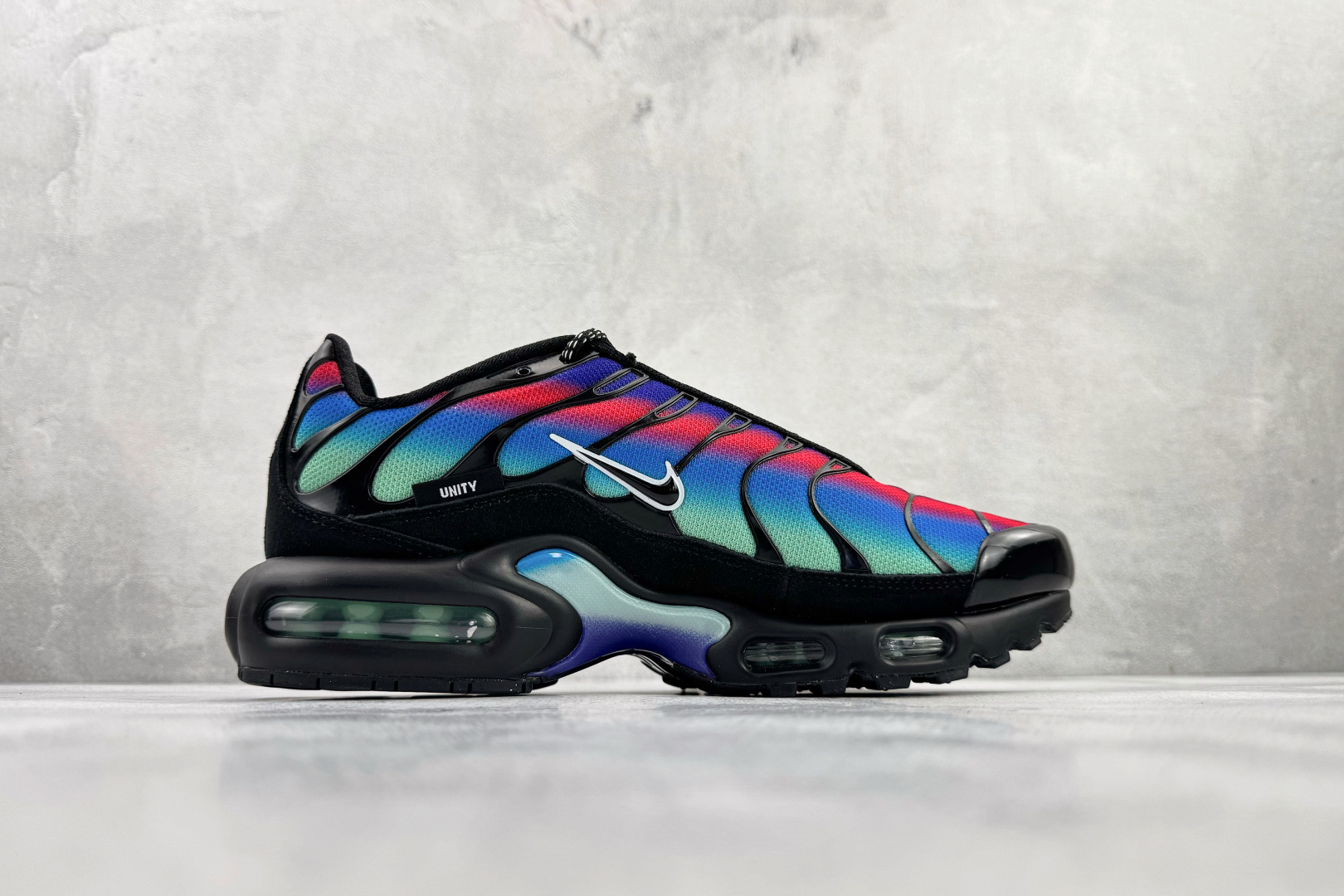 Max Nike Air Max Plus 黑色货号：DZ4509 001尺码：36 36.5 37.5