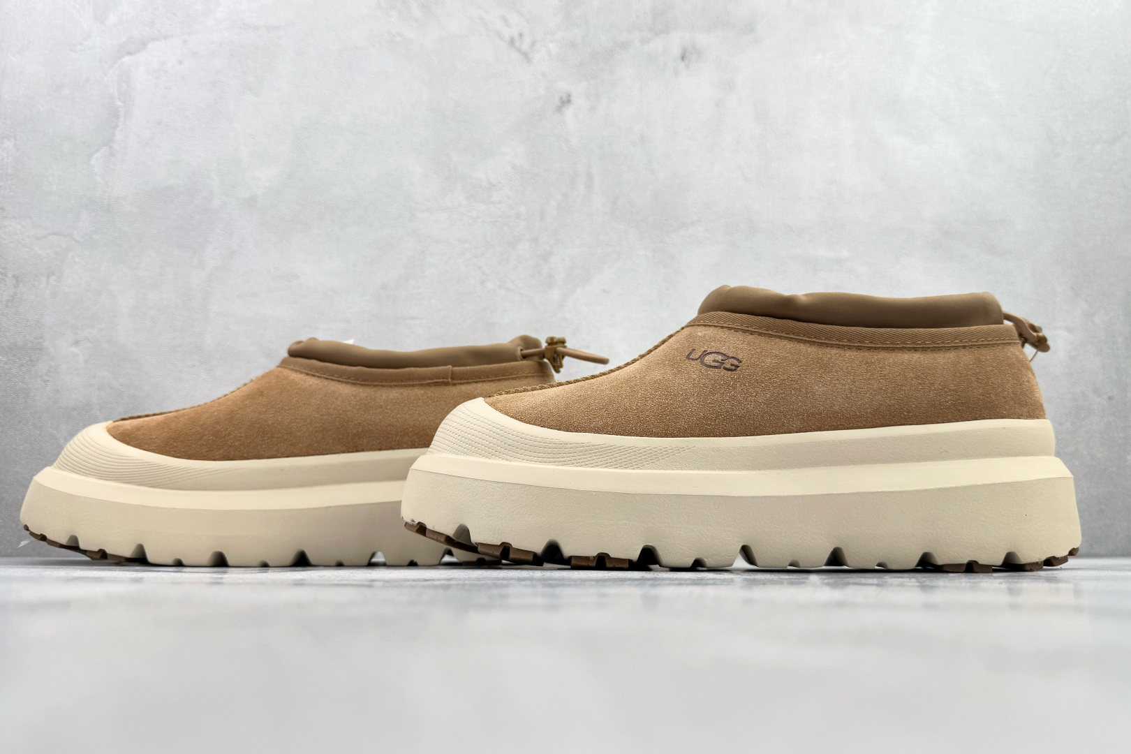 280 UGG 包头套脚 栗色 1144096-CWTC-Chinese UA Cheap High Quatity Brand Clothes Bags handbags Sneakers wholesale wholesaler seller from China Factory suppliers Fashion Clothing Shoes best Quality Beautiful Price 280 UGG 包头套脚 栗色 1144096-CWTC