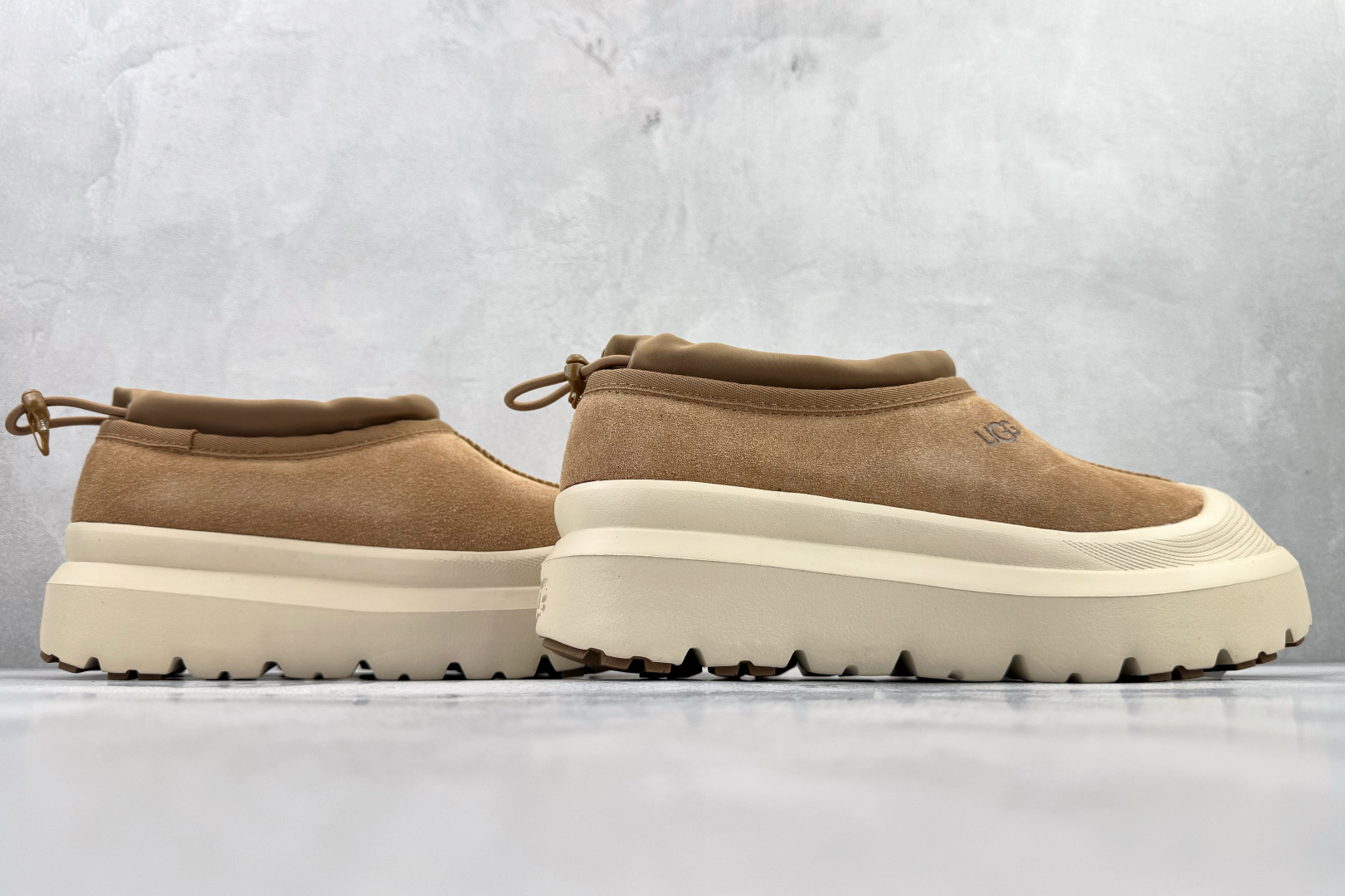 280 UGG 包头套脚 栗色 1144096-CWTC-Chinese UA Cheap High Quatity Brand Clothes Bags handbags Sneakers wholesale wholesaler seller from China Factory suppliers Fashion Clothing Shoes best Quality Beautiful Price 280 UGG 包头套脚 栗色 1144096-CWTC