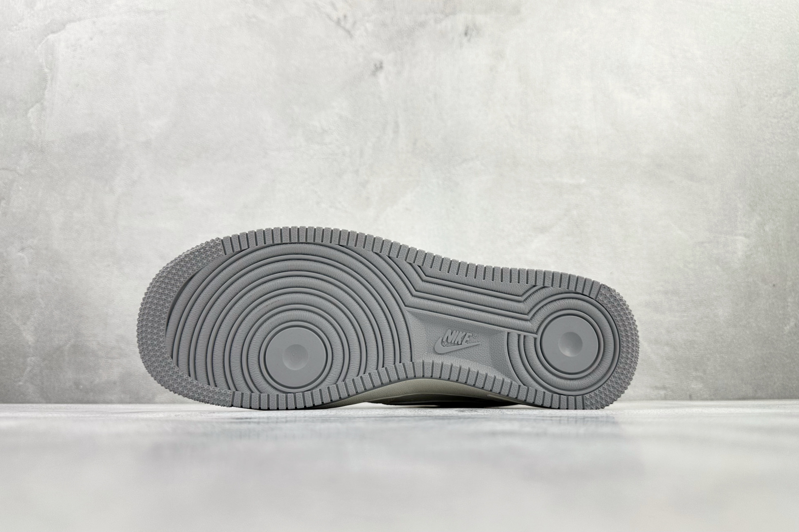 260 Nike Air Force 1 07 斯图西 联名 米百灰 CS5288-040
