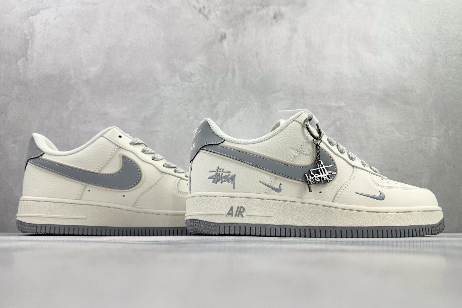260 Nike Air Force 1 07 斯图西 联名 米百灰 CS5288-040