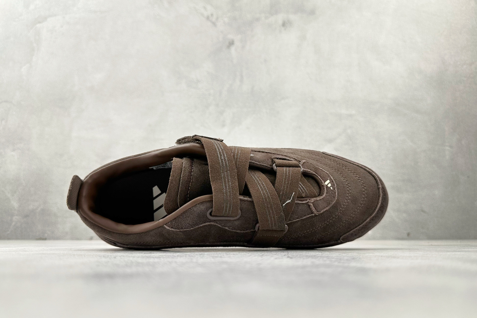 出口订单 adidas URBAN REVERIE 棕色 KJ4037