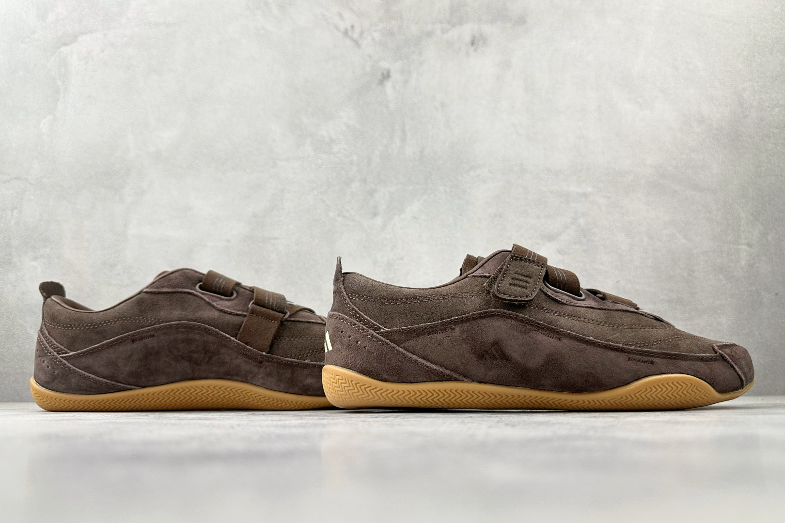 出口订单 adidas URBAN REVERIE 棕色 KJ4037