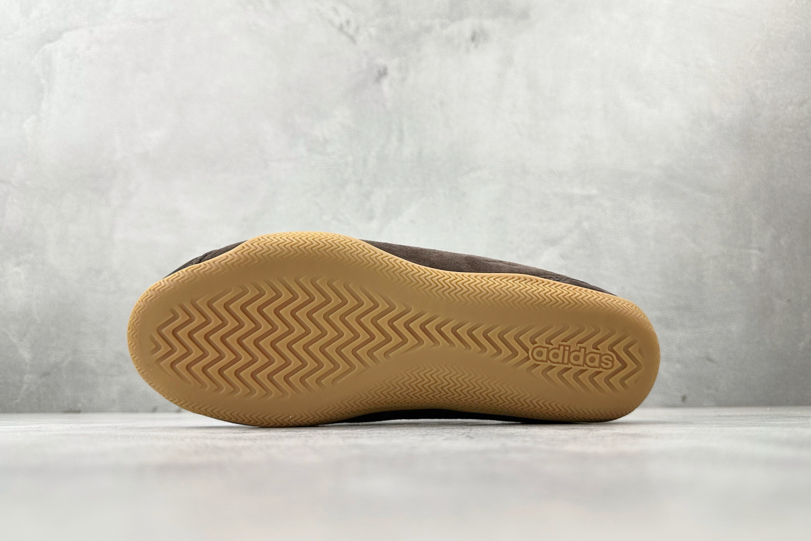 出口订单 adidas URBAN REVERIE 棕色 KJ4037