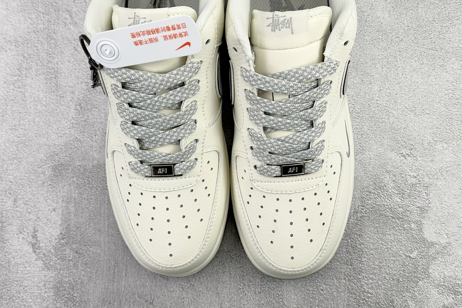 260 Nike Air Force 1 07 斯图西 联名 米百灰 CS5288-040