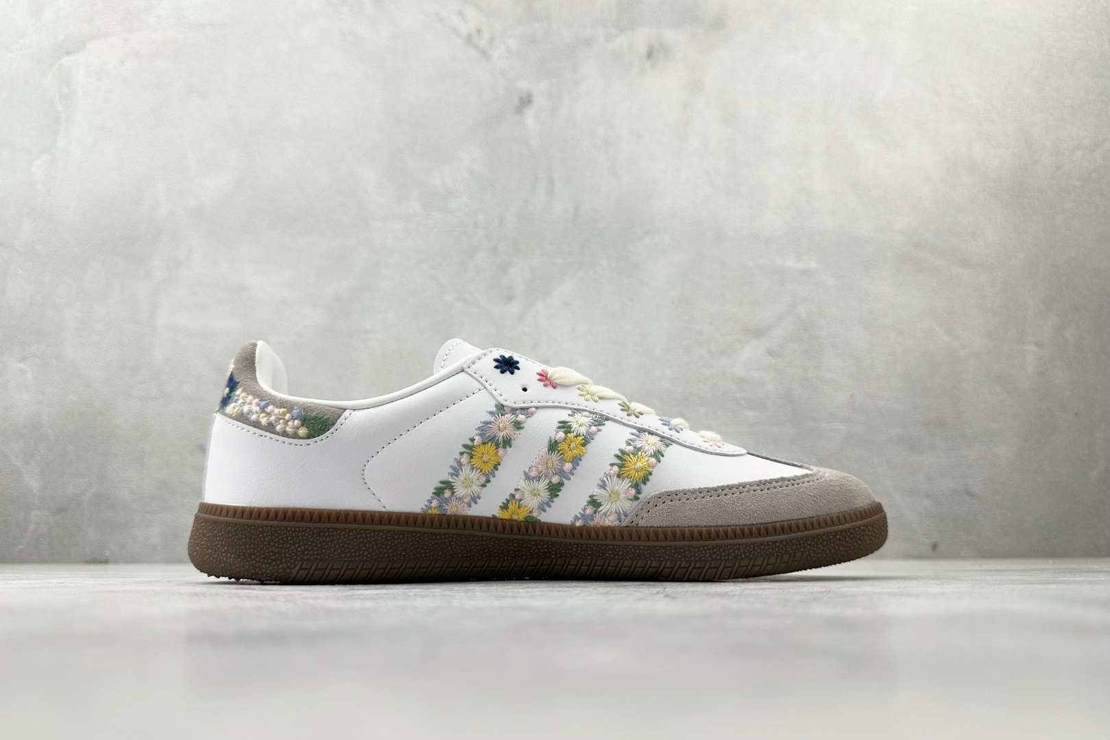 170 adidas originals x juice SAMBA Flower 花卉 白色 HQ5155-Chinese UA Cheap High Quatity Brand Clothes Bags handbags Sneakers wholesale wholesaler seller from China Factory suppliers Fashion Clothing Shoes best Quality Beautiful Price 170 adidas originals x juice SAMBA Flower 花卉 白色 HQ5155