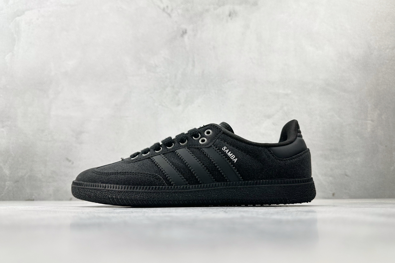 NO:553002,XM adidas originals Samba Shiny Pack Black Item No. KI Size 35.5 36 36.5 37 38.5 39 40 40.5 41 42 42.5 43 44 44.5 45 Code 27, sports shoe series, adidas, sneakers19860909XM adidas originals Samba Shiny Pack黑色 货号KI 尺码35.5 36 36.5 37 38.5 39 40 40.5 41 42 42.5 43 44 44.5 45 编码27,运动鞋系列,adidas,sneakers,Men's shoes