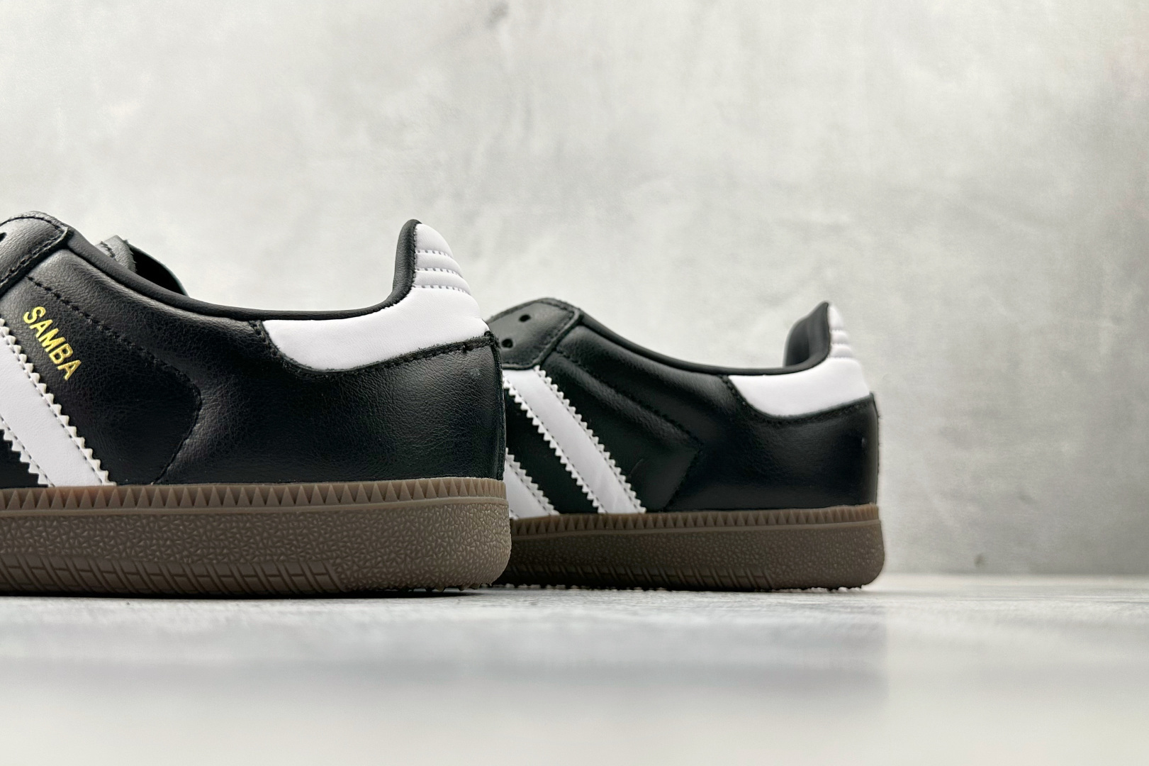 170 adidas originals SAMBA 黑白 B75807-Chinese UA Cheap High Quatity Brand Clothes Bags handbags Sneakers wholesale wholesaler seller from China Factory suppliers Fashion Clothing Shoes best Quality Beautiful Price 170 adidas originals SAMBA 黑白 B75807